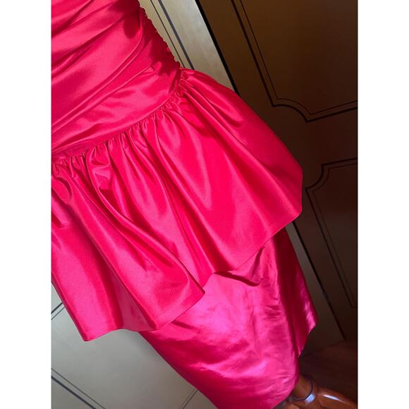 Vintage mini dress in red by Le Crillon, prom style, size 6 - Picture 4 of 6